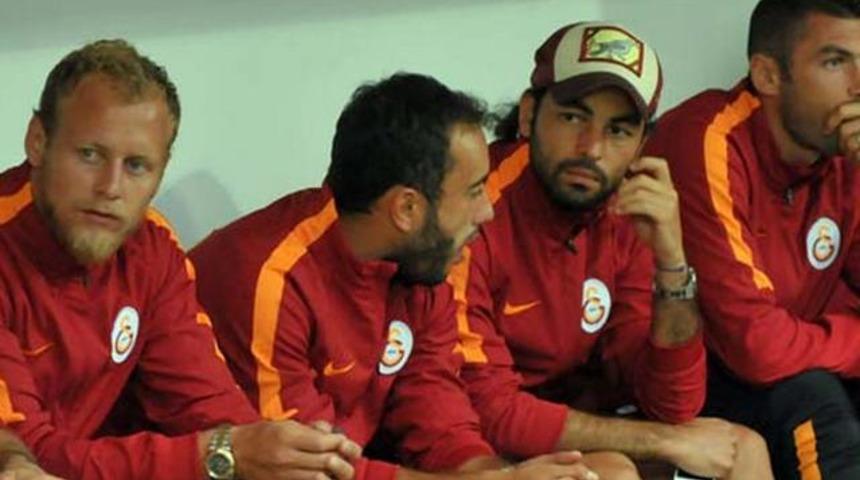 Semih Kaya'yı arı soktu