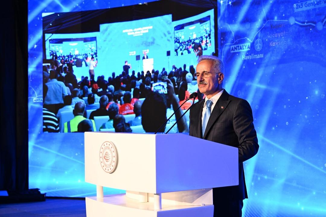 Antalya-Alanya otoyolunun temeli atıldı! Bakan Uraloğlu: "17,7 milyar liralık tasarruf" 5