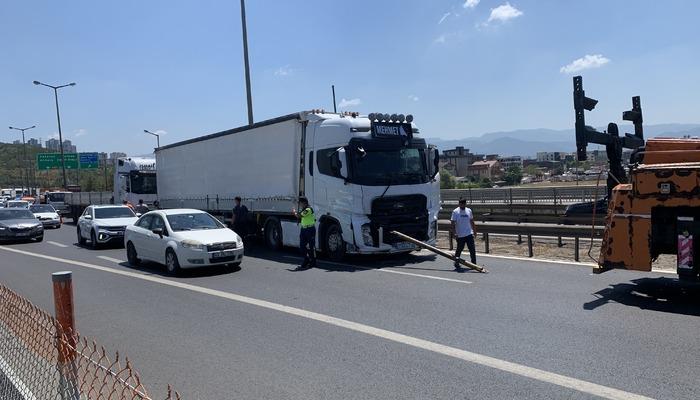 700x400 Kocaeli’de zincirleme kaza; 4 yaralı