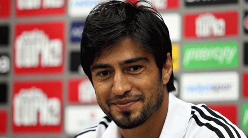 İbrahim Toraman hem imzalıyor hem gidiyor!