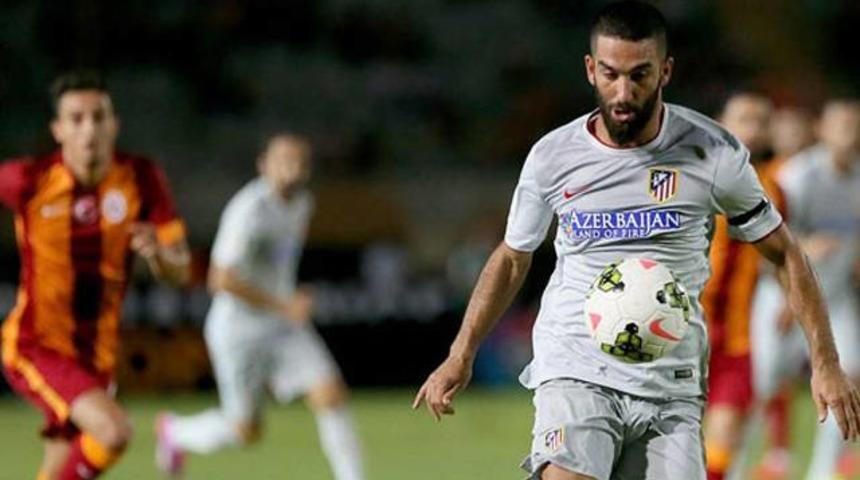 Trib&uuml;nde Arda kavgası!