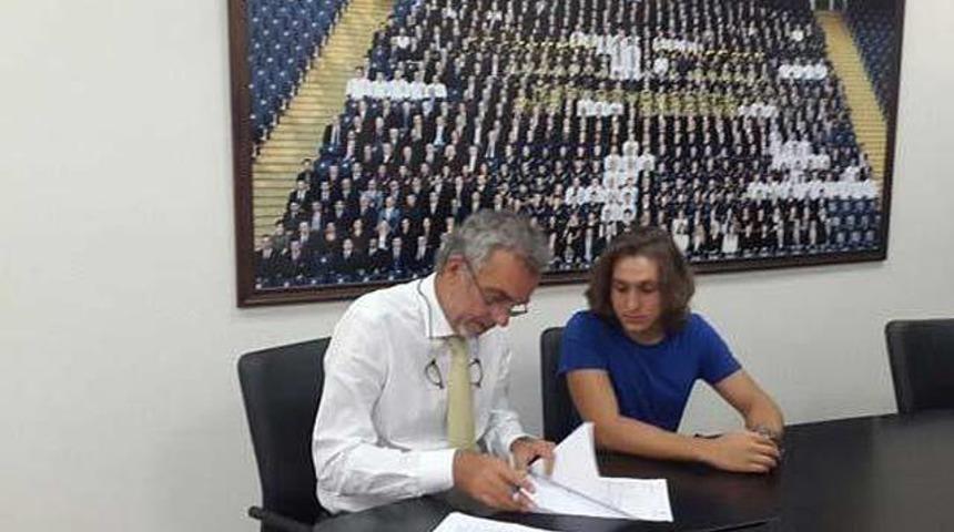 Fenerbah&ccedil;e, Erdi Şehit'i transfer etti!