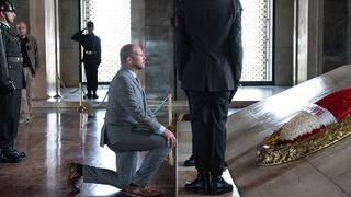 Belçikalı Bakan Francken'in Anıtkabir ziyareti gündem oldu! Çelenk bırakıp diz çöktü