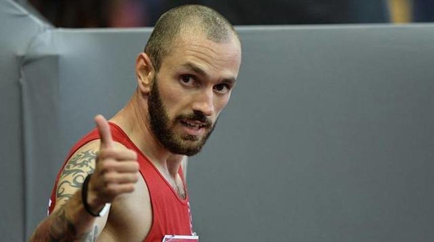 Ramil rekor ile finalde