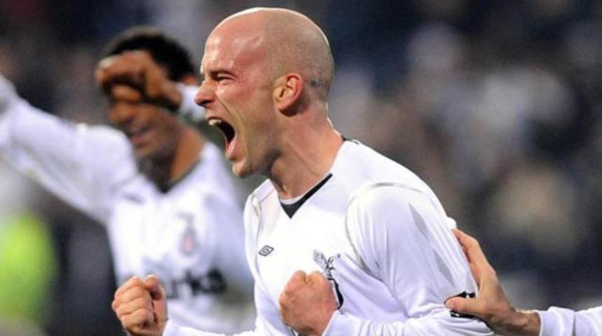 Ernst geri d&ouml;n&uuml;yor!