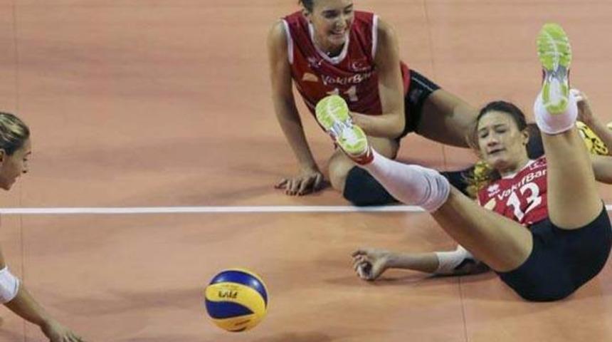 Sultanlar &Ccedil;in'e teslim oldu