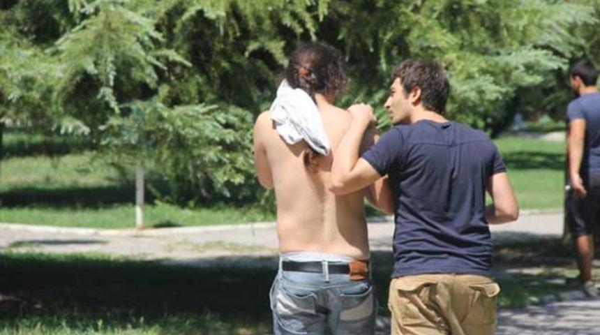 Derbi &ouml;ncesi Manisa'da kavga: 2 yaralı