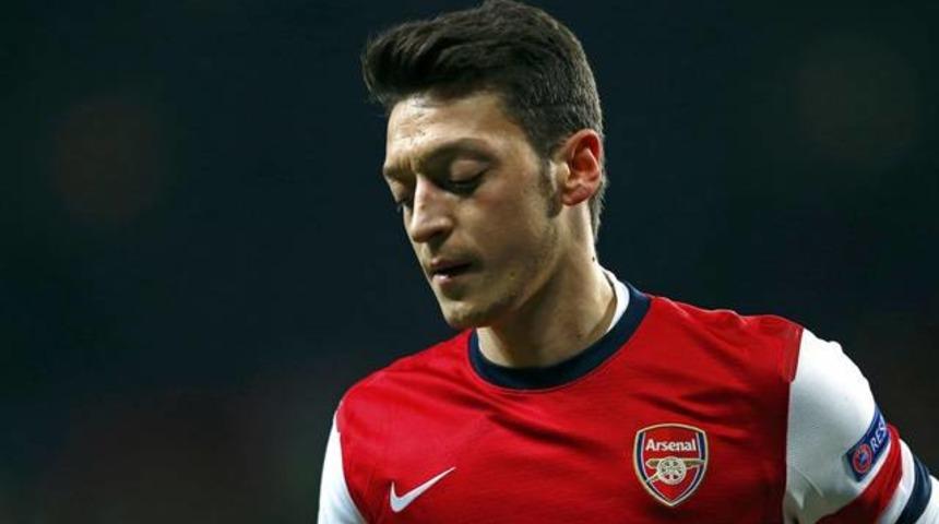 Mesut &Ouml;zil'e Panzer kancası