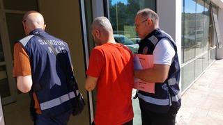 Samsun'da dehşet anları! Eşini ve kızını hastanelik etti, polise bıçak çekti