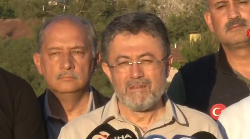 Bakan Yumaklı orman yangınlarıyla ilgili "Daha güçlü bir düşmanla karşı karşıyayız" dedi! Meteoroloji'nin verisine dikkat çekti: "Bizi daha büyük endişeye sevk etti"