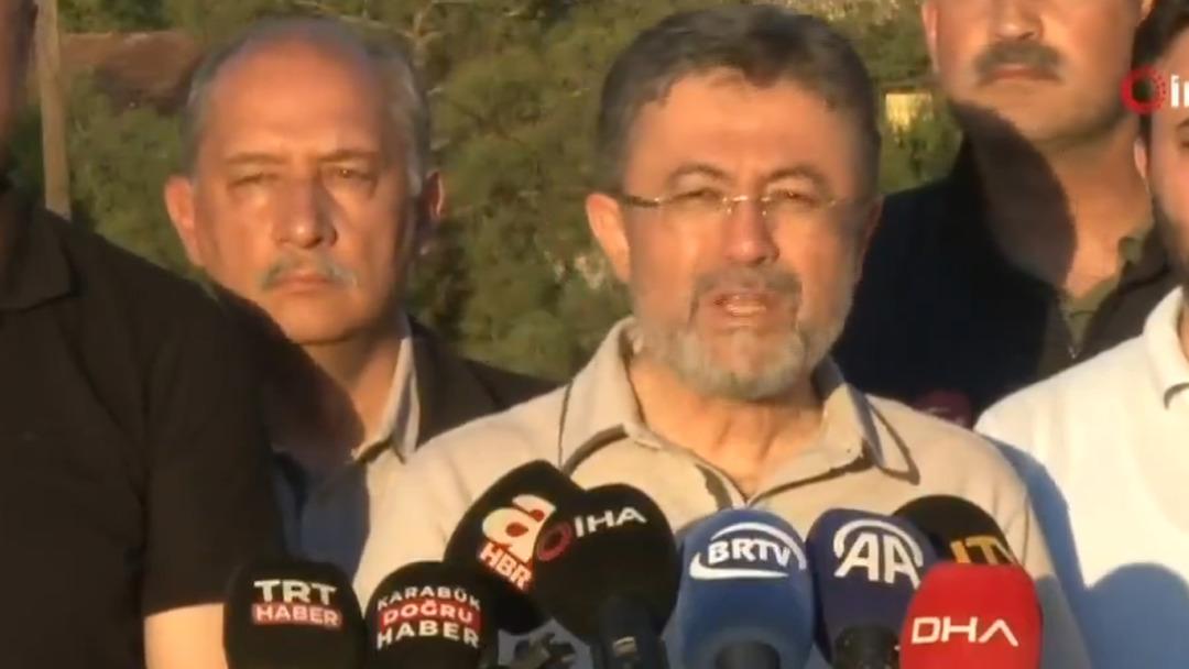 Bakan Yumaklı orman yangınlarıyla ilgili "Daha güçlü bir düşmanla karşı karşıyayız" dedi! Meteoroloji nin verisine dikkat çekti: "Bizi daha büyük endişeye sevk etti" 4
