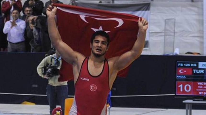 Taha Akg&uuml;l D&uuml;nya Şampiyonu oldu
