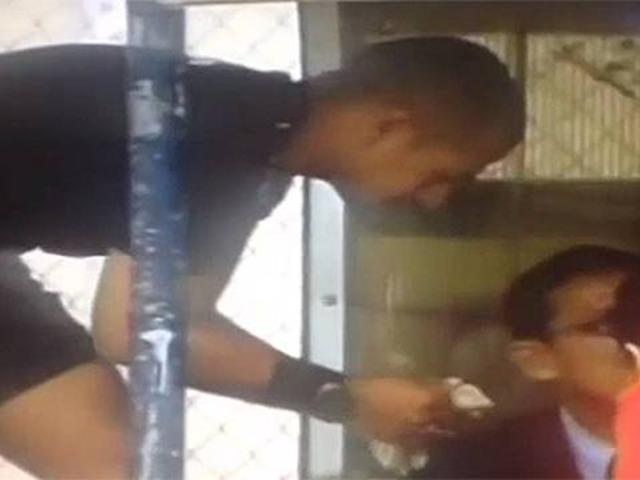 ŞOK! Hakem para sayarken yakalandı!