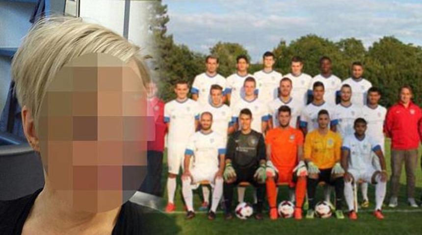 Kadın mas&ouml;r takımın &ouml;n&uuml;nde futbolcuyla seks yaptı