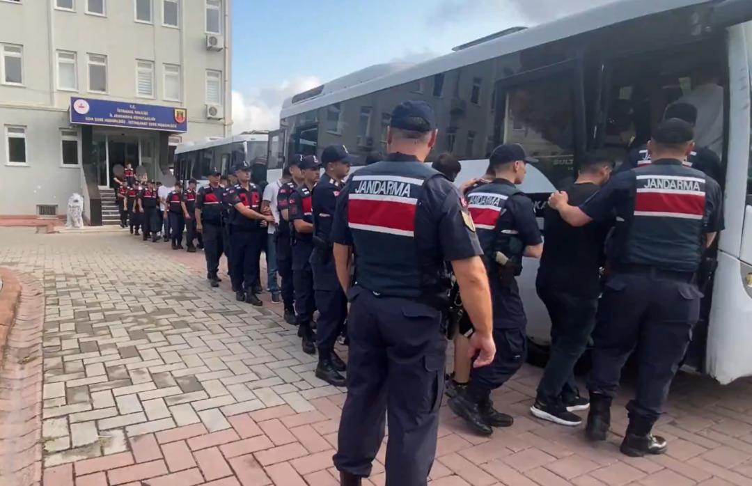 İstanbul da operasyon! İki otele el konuldu, çok sayıda gözaltı var 3