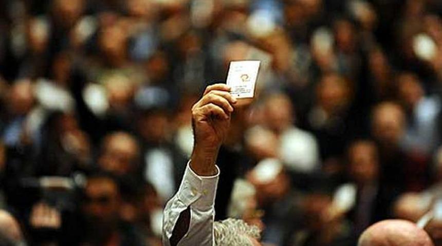 Galatasaray olağan&uuml;st&uuml; kongreye gidiyor!