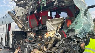 Mersin'de feci kaza! Yolcu otobüsü tıra arkadan çarptı: Çok sayıda yaralı var