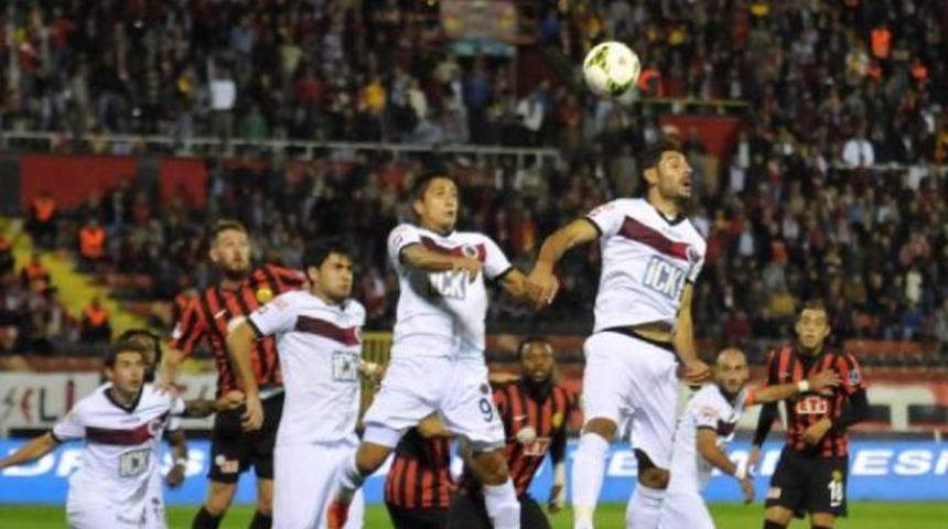 Gen&ccedil;ler 'ES'ti ge&ccedil;ti