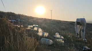 Boş arazide onlarca bidon bulundu! İçindeki siyah sıvı tedirgin etti! Gizemi çözüldü