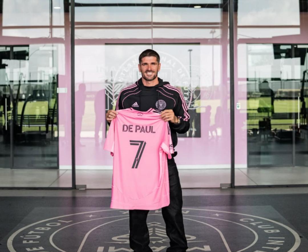 Messi den olay hamle! Eşini dostunu takıma topladı 1