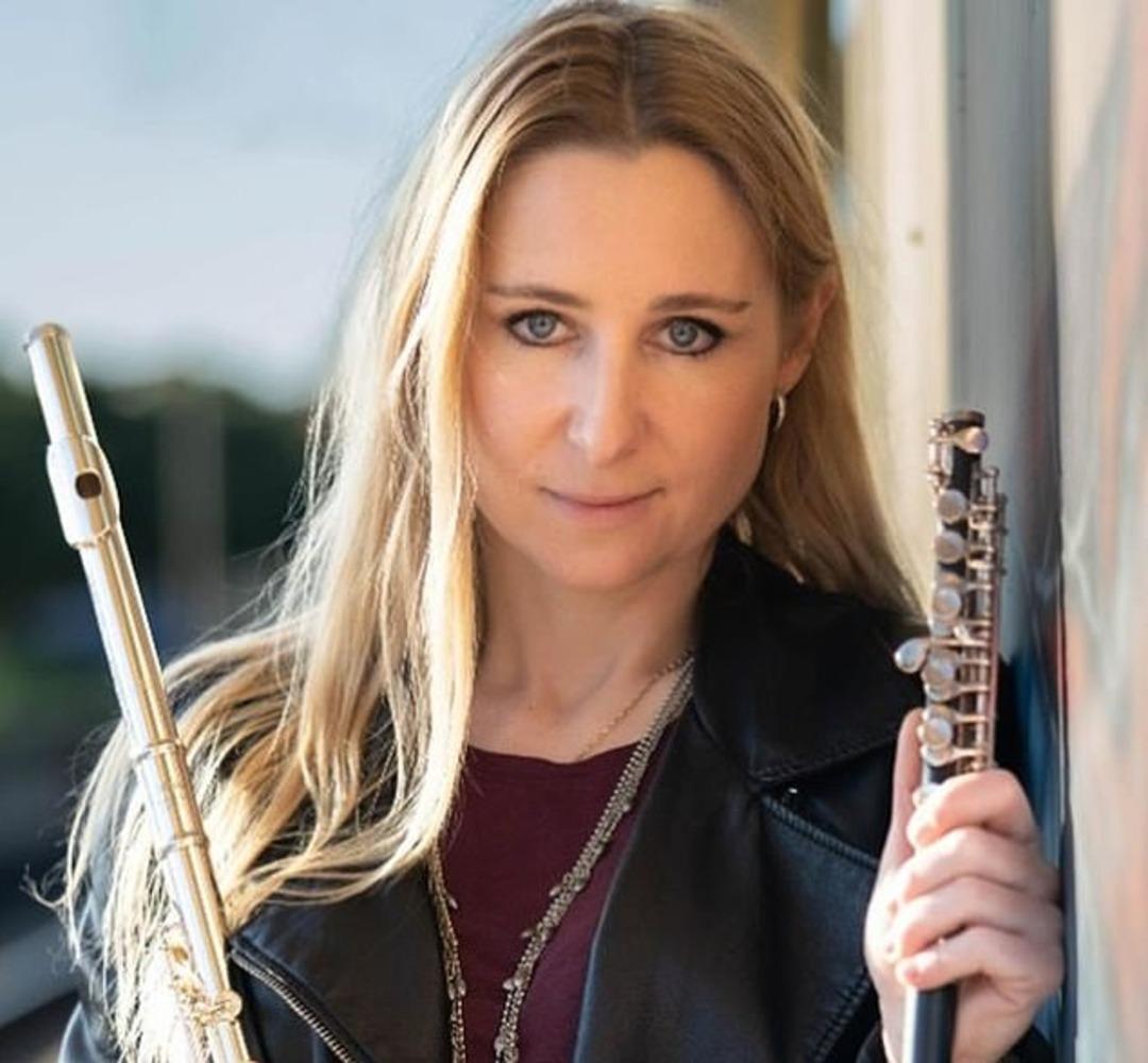 Kadın öğretmen genç kızla fotoğraf kabininde öpüştü! Müstehcen fotoğrafı mahkemede ortaya çıktı! İnkar etse de yargılanıyor...  1