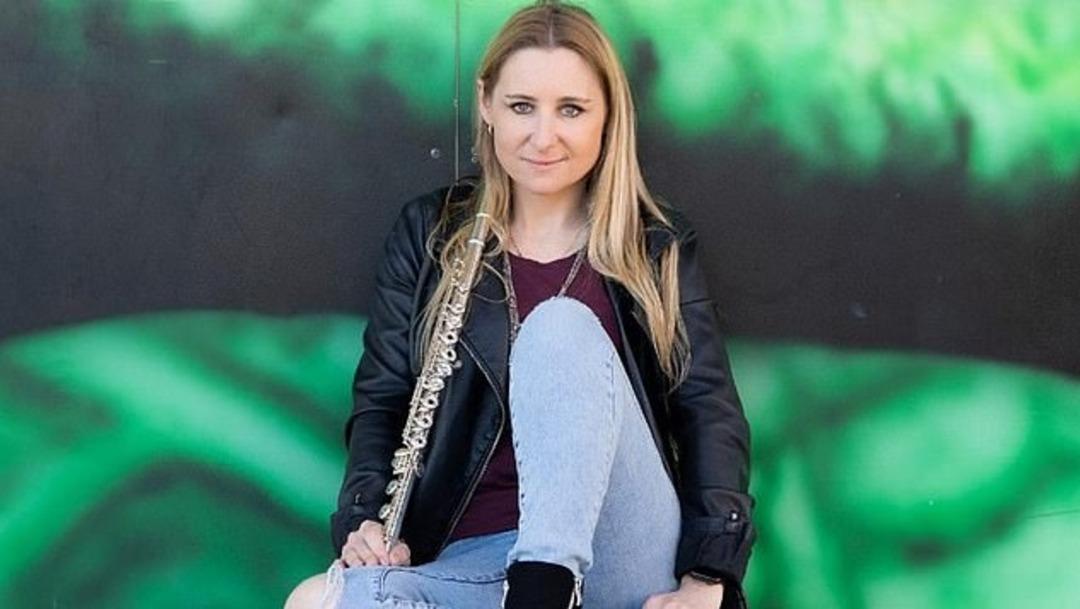 Kadın öğretmen genç kızla fotoğraf kabininde öpüştü! Müstehcen fotoğrafı mahkemede ortaya çıktı! İnkar etse de yargılanıyor...  2