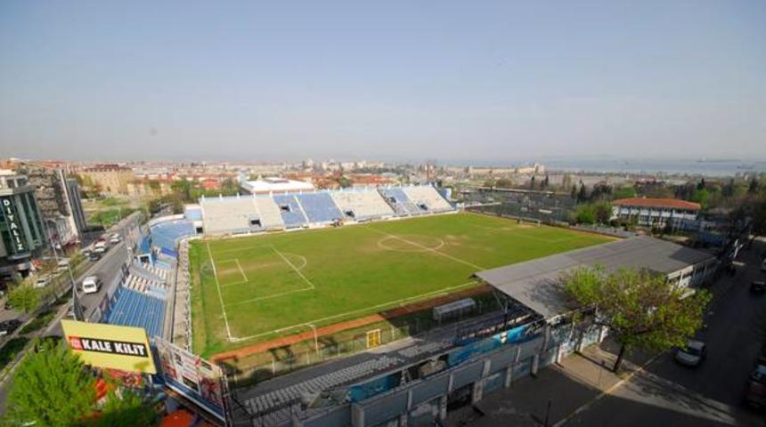 Beşiktaş, Zeytinburnu Stadı'na y&ouml;neldi