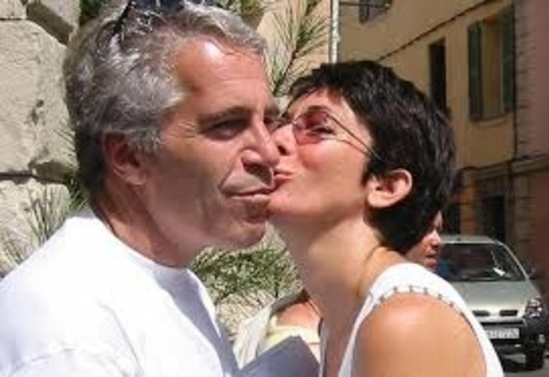 Ünlü pedofili Epstein in sevgilisine sınırlı dokunulmazlık tanındı! Onlarca kişinin ismini verdi 2