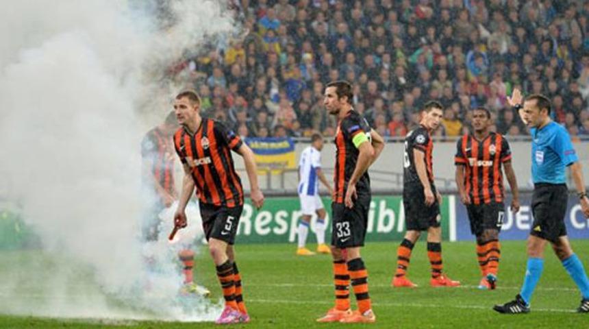 C&uuml;neyt &Ccedil;akır'ın y&ouml;nettiği ma&ccedil; olay oldu