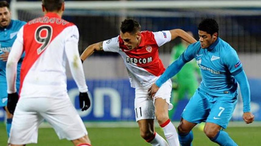 Zenit'e evinde darbe!