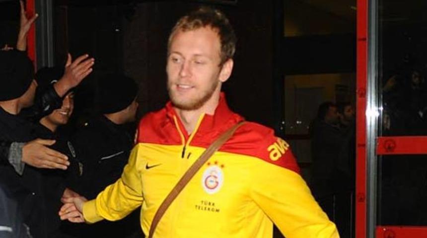 Semih Kaya, Galatasaray taraftarının &uuml;zerine y&uuml;r&uuml;d&uuml;