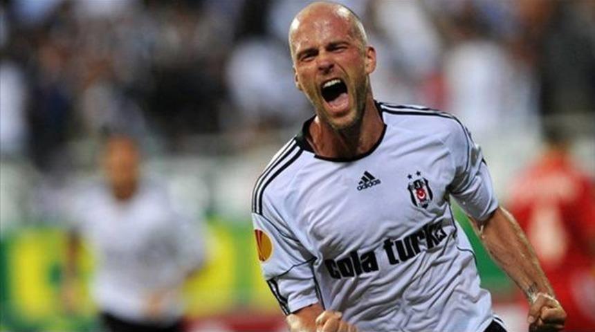 Ernst geri d&ouml;n&uuml;yor!