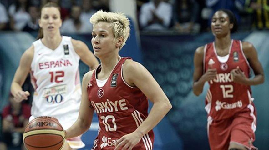 Periler, İspanya'ya takıldı!