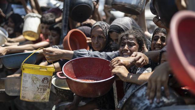 'Gazze'de Holokostu' İsrailli askerlerden korkunç itiraf: 'Tüm yardımları toprağa gömdük ve yaktık'
