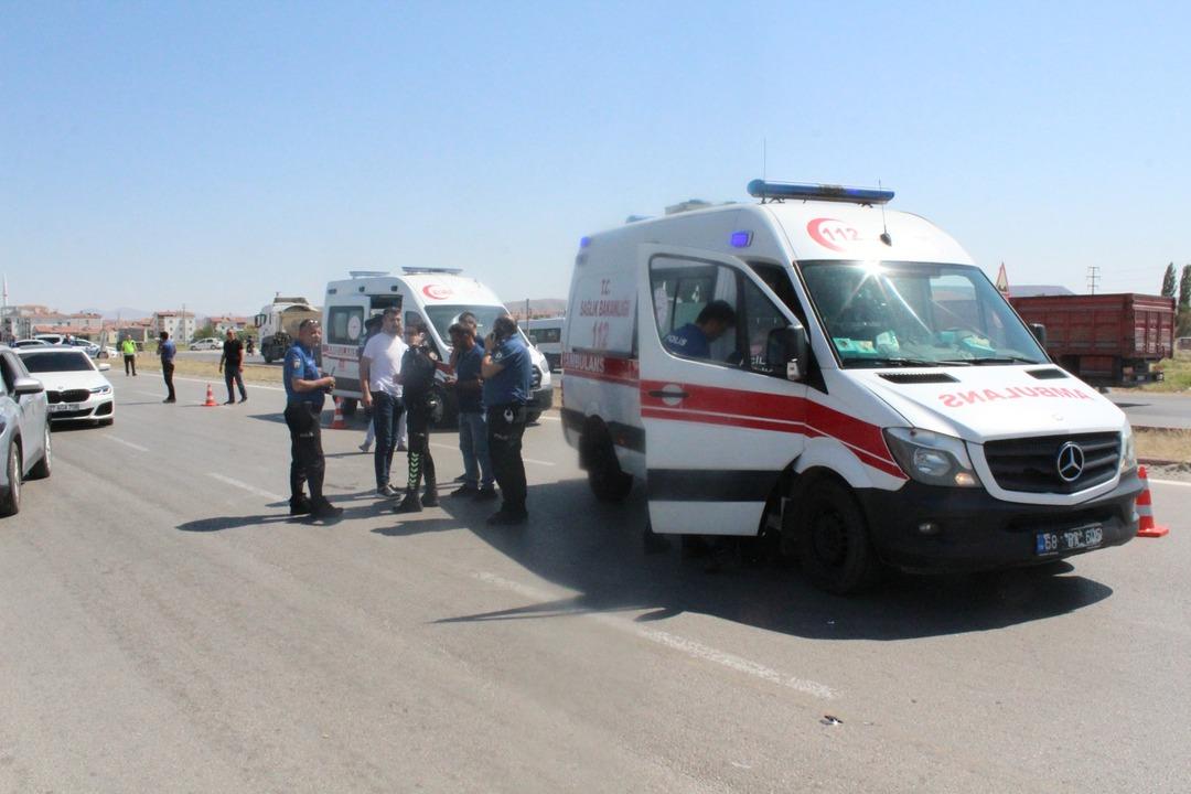 Ehliyetsiz sürücü faciası: Dur ihtarına uymadı, polis memuruna çarptı! 3