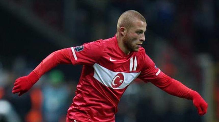 Gökhan Töre, Ömer'e tabancayla vurup Hakan'ın ağzına silah dayamış