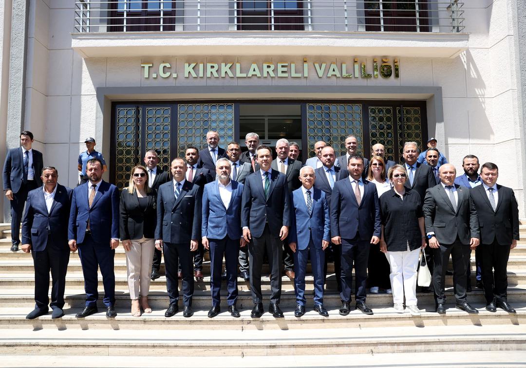 Enerji ve Tabii Kaynaklar Bakanı Bayraktar, Kırklareli Valiliğini ziyaret etti 1