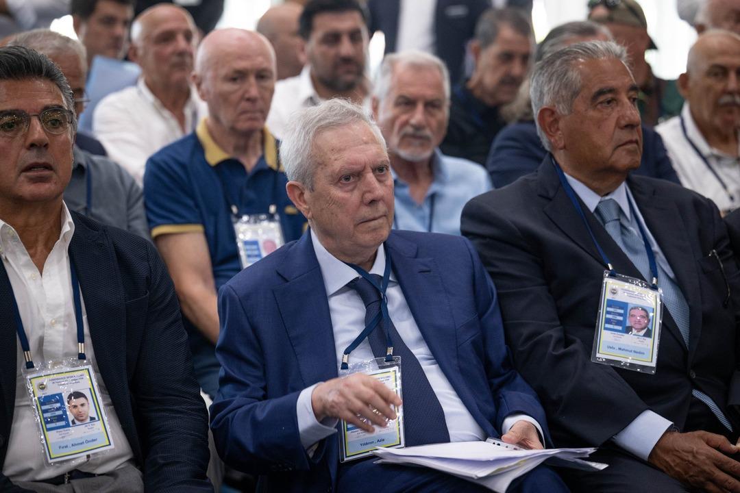 Aziz Yıldırım dan kongrede olay sözler! "612 milyon Euro borç bıraktıysam şerefsizim!" 6