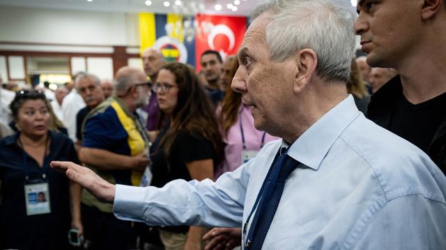 Aziz Yıldırım'ı çıldırttılar! Herkes bu videoyu paylaşıyor: Ne devlet dinlerim ne polis dinlerim!