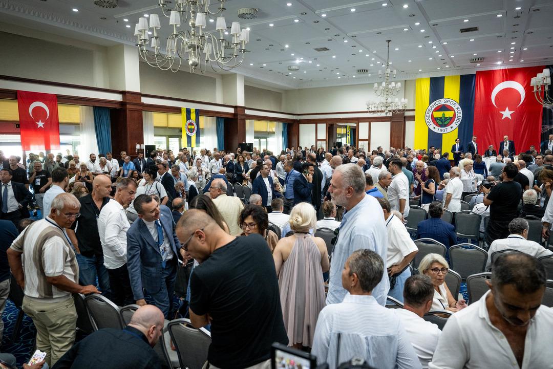 Aziz Yıldırım ı çıldırttılar! Herkes bu videoyu paylaşıyor: Ne devlet dinlerim ne polis dinlerim! 2