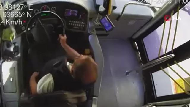 İETT otobüsü kazasının araç içi görüntüleri ortaya çıktı! Şoförün yaptıkları akıl alır gibi değil...
