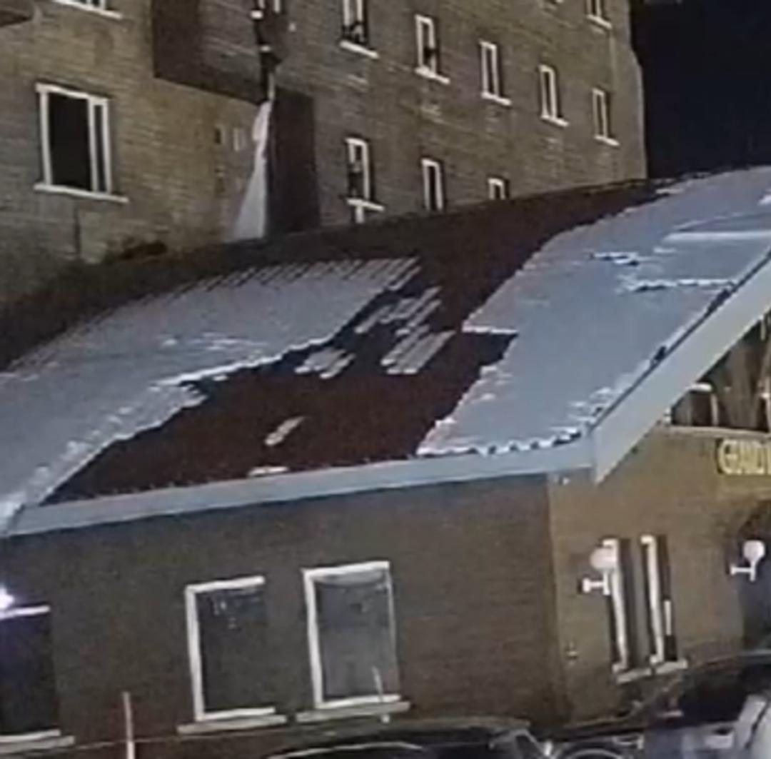 Kartalkaya faciasında yeni görüntüler ortaya çıktı! Camdan atlayanlar, çarşafa tutunanlar... 3