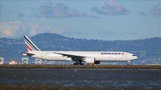 Nice'te fırtına alarmı: Air France uçağı Marsilya'ya zorunlu iniş yaptı