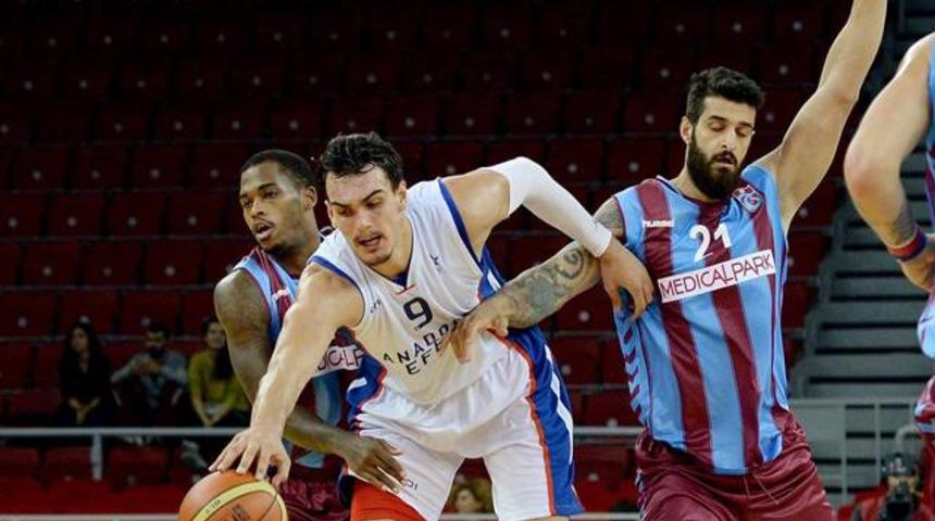 Anadolu Efes'ten ilk galibiyet