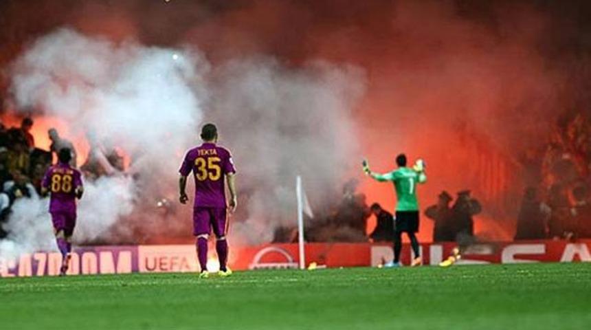 UEFA'dan G.Saray'a meşale cezası