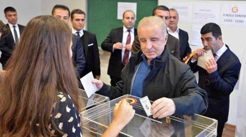 &Uuml;nal Aysal'dan 4. yıldız bombası