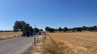 Ezine’de tarım arazisinde çıkan yangın kontrol altına alındı