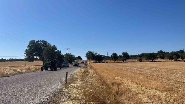 Ezine’de tarım arazisinde çıkan yangın kontrol altına alındı