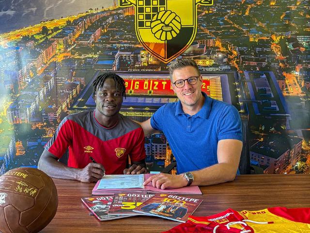 Göztepe Junior Olaitan Ishola ile imzaladı
