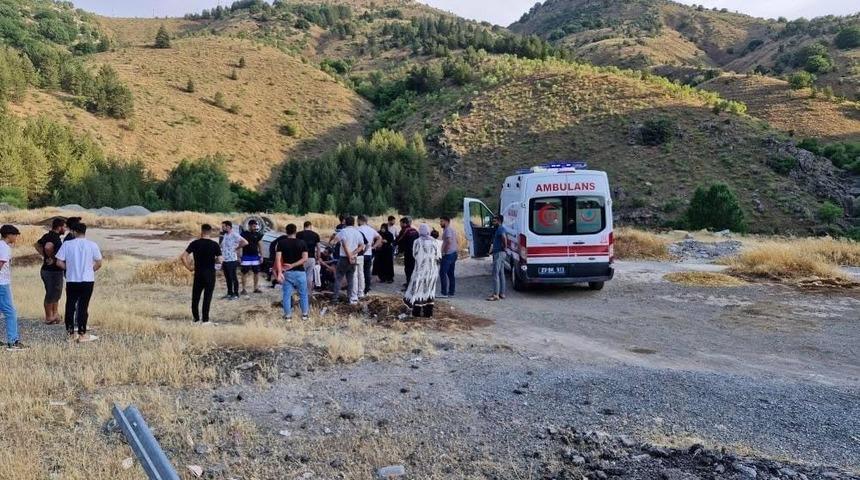 Elazığ’da otomobil takla attı: 2’si ağır 5 yaralı